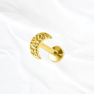 Oreille titane design élégant doré