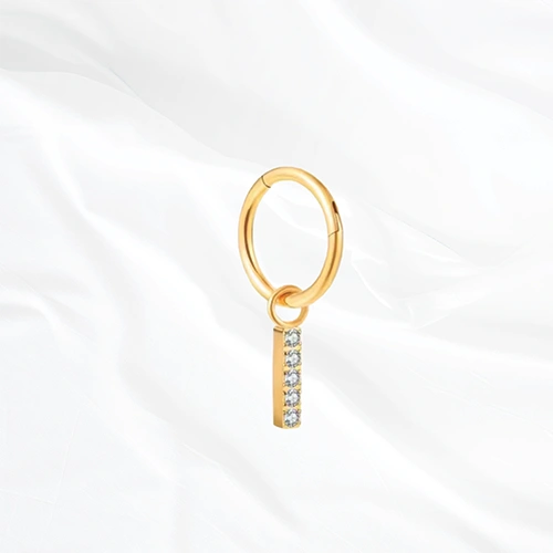 Piercing en titane doré en forme de rectangle avec des zircons