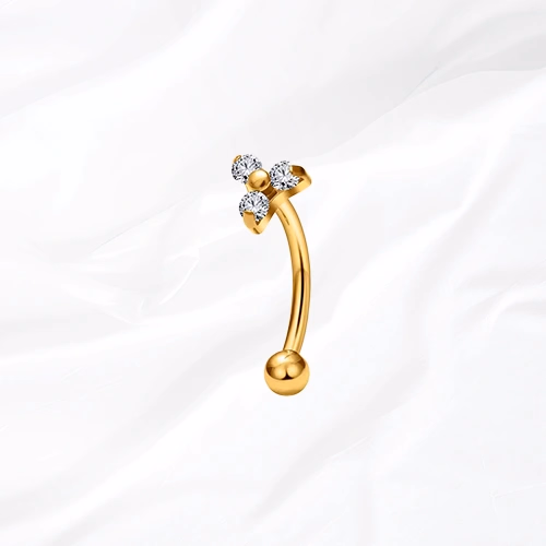 Piercing rook banane en titane doré La Triforce Courbée, trois zircons ronds en triangle sans monture apparente