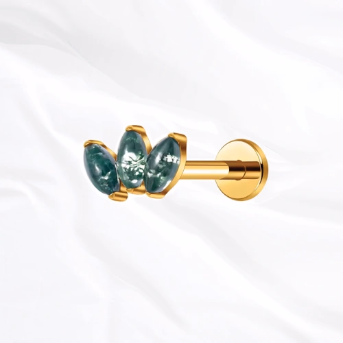 Labret en titane doré La Petite Marquise Jade, trois pierres marquise vertes serties en éventail resserré