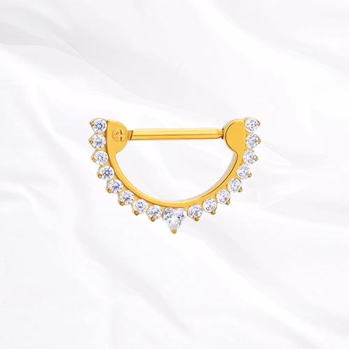 Piercing de téton en titane doré Le Demi-Cercle Brillant, demi-cercle au bord serti de zircons traversé par une barre droite