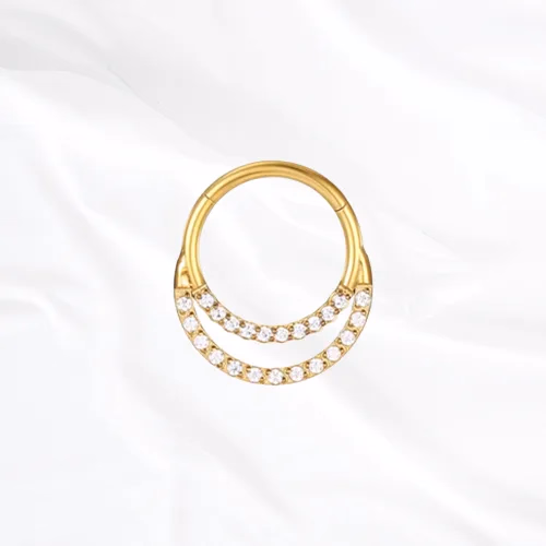 Anneau segment clipsable en titane doré Le Double Brillant, deux joncs pavés de zircons