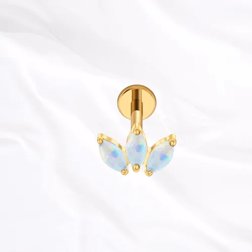 Labret en titane doré L'Opaline, trois pétales marquise en opale blanche