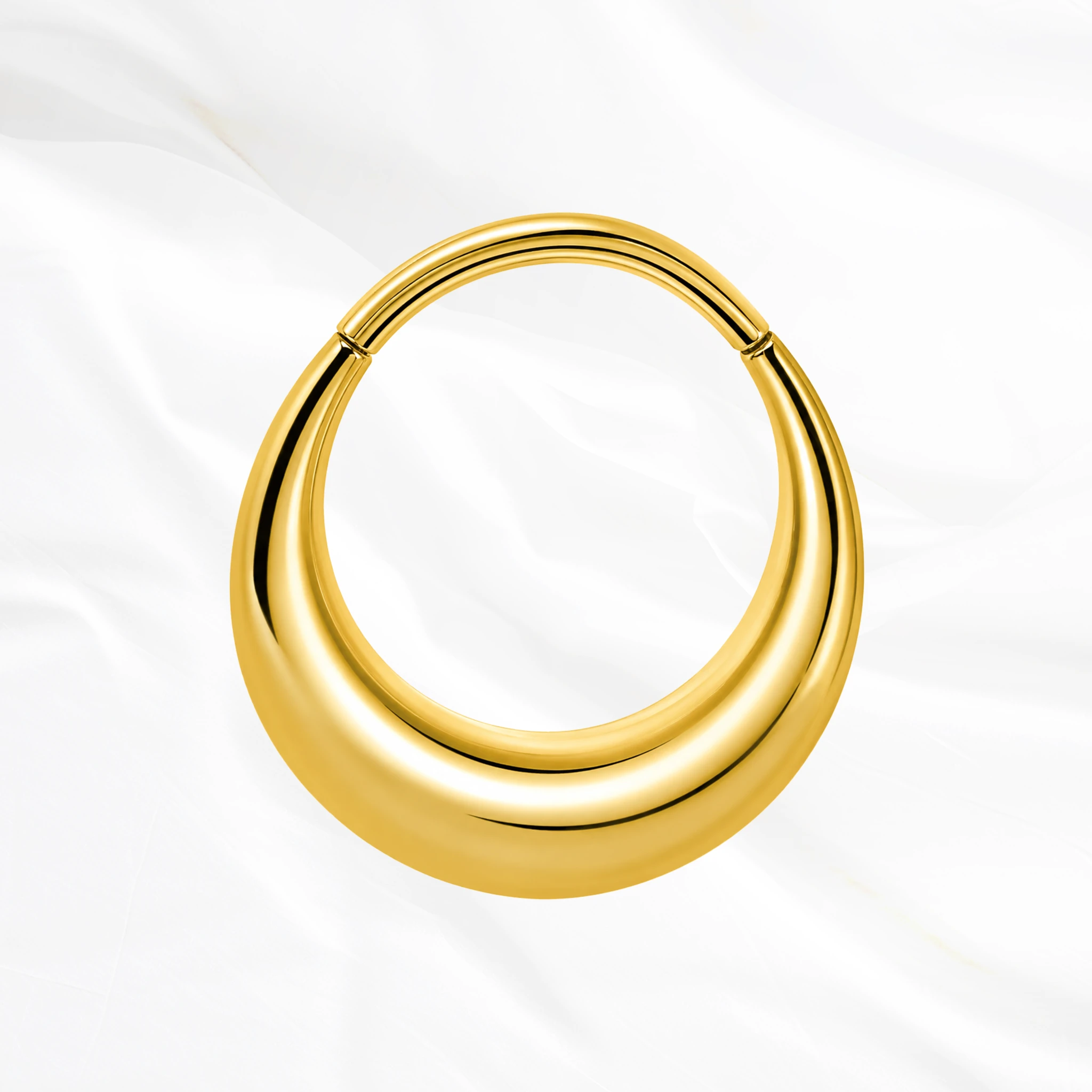 Piercing nez titane dorée