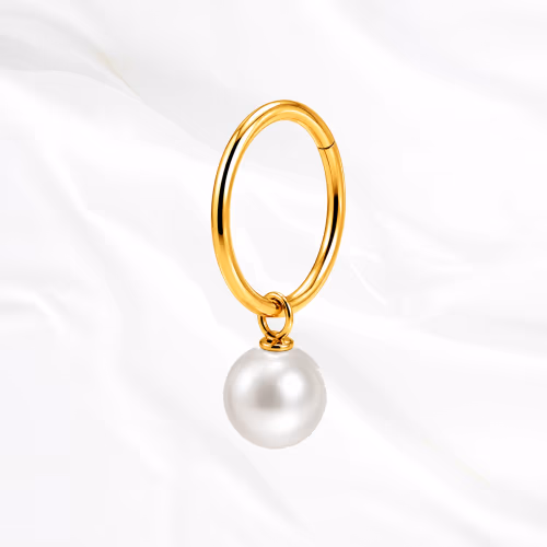 Anneau segment clipsable en titane doré La Perle Pendentif, perle d’imitation ronde et laiteuse suspendue sous l’anneau