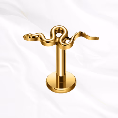 Labret en titane doré Le Serpent, serpent sculpté au corps en trois courbes successives et à la tête effilée