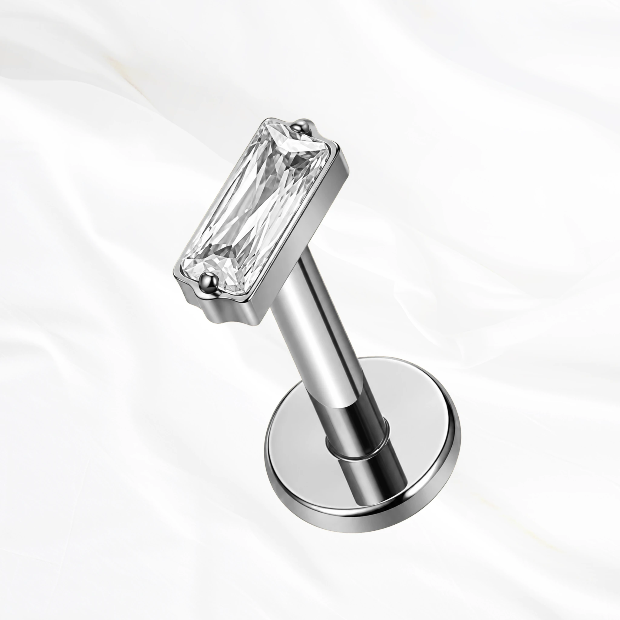 Labret push-in en titane argenté Le Rectangle Brillant, zircon taille baguette serti sur quatre griffes